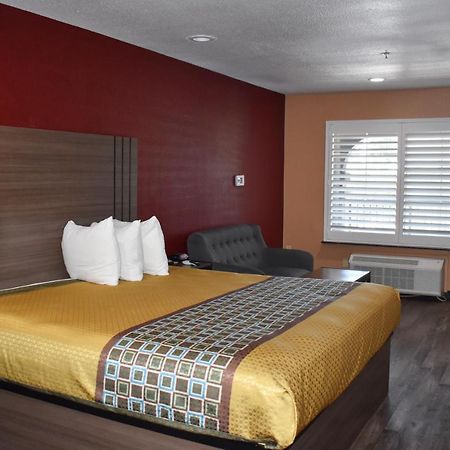 Hotel Baymont By Wyndham Manteca Exterior foto