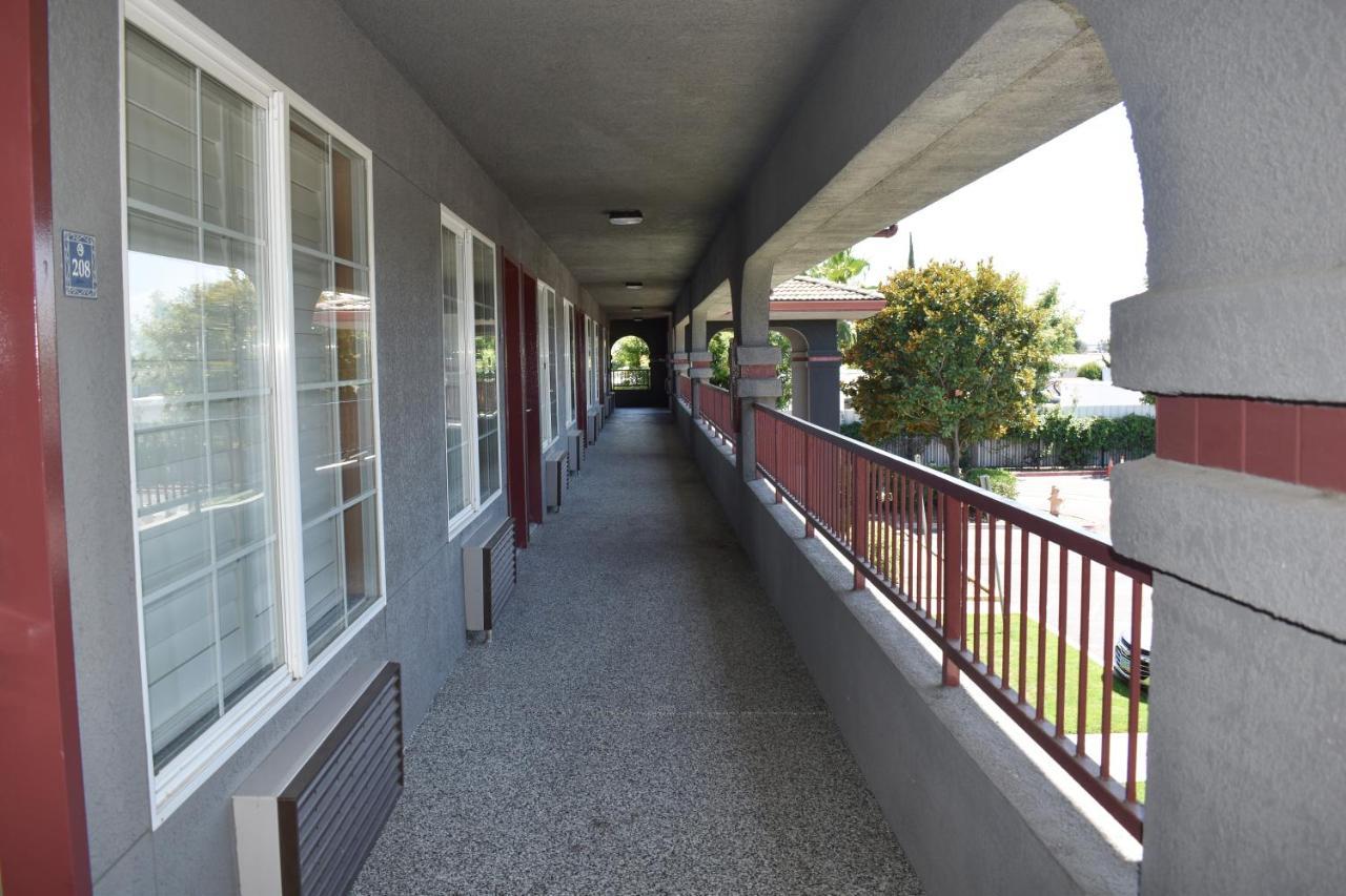 Hotel Baymont By Wyndham Manteca Exterior foto