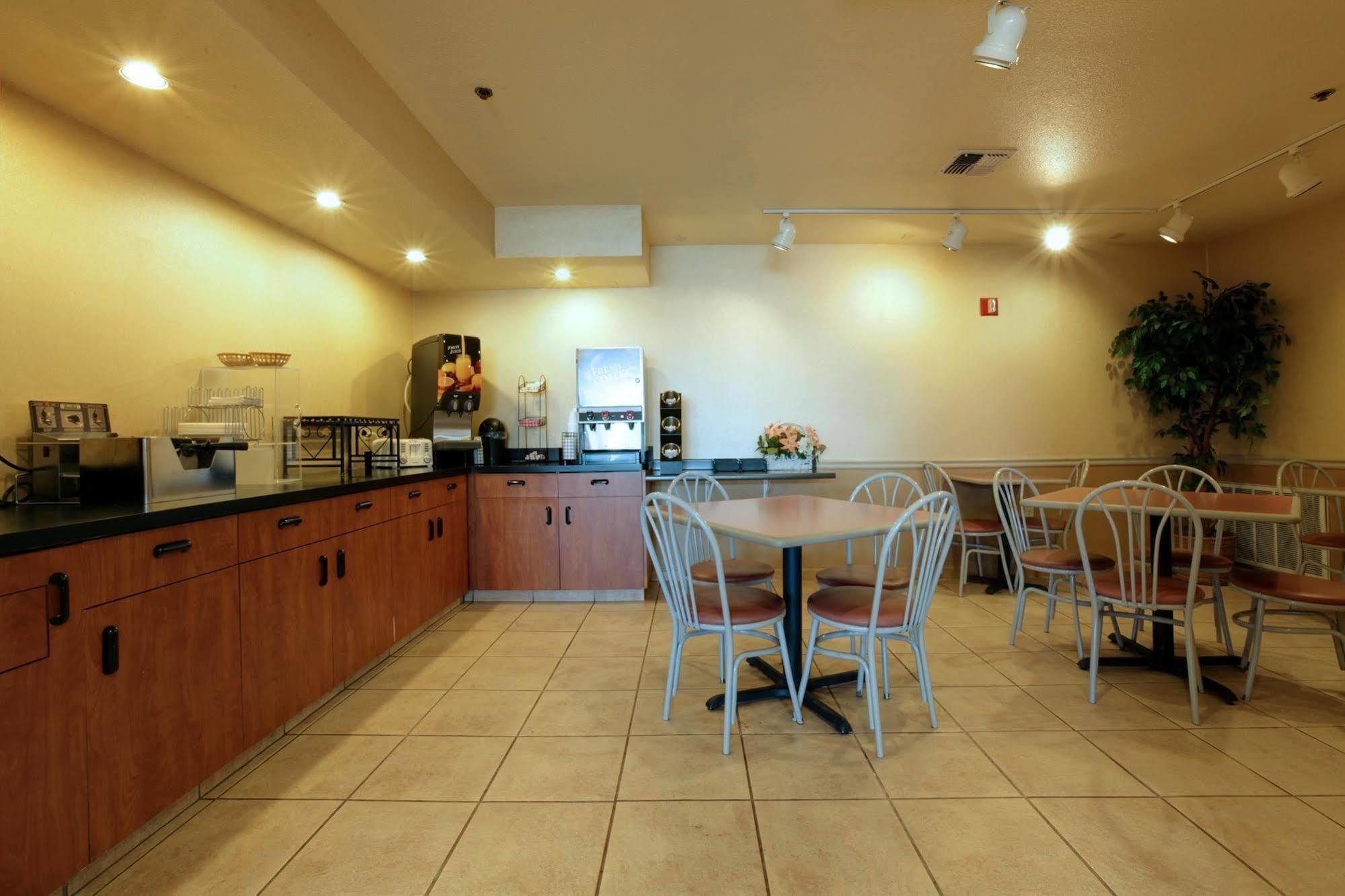 Hotel Baymont By Wyndham Manteca Restaurant foto